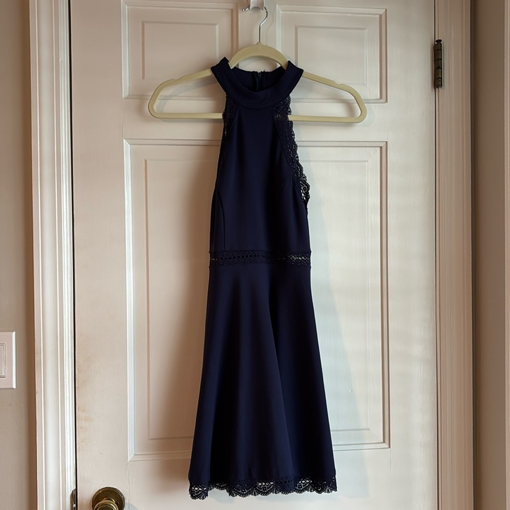 EUC Lulus navy blue halter neck dress w lace detail/trim. Size XXS
